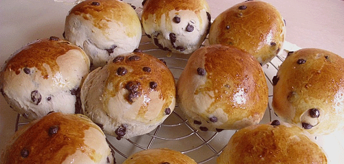 Damla Çikolatalı Ekmek Schokobrötchen Tarifi