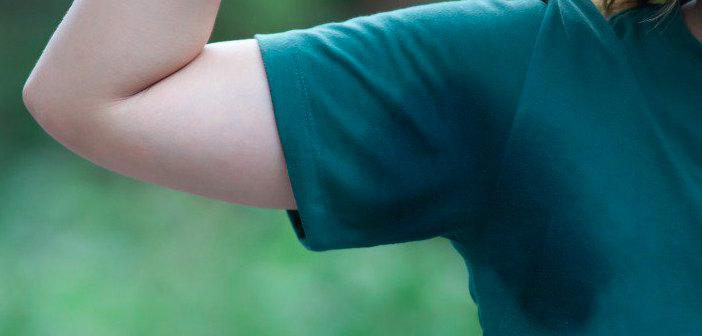Polyester Giysiyi Yıkamadan Deodorant Lekesi Nasıl Çıkarılır?