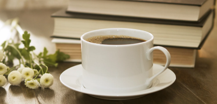 Sabahları Anında Uyanmak İçin Kahve ve Chia Latte Hazırlayın