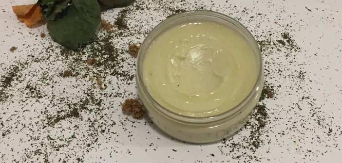Featured image of post Onarıcı Yeşil Çay ve Rezene Saç Maskesi