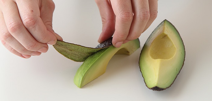Featured image of post Avokado Kabuğunu Atmayın, Güzelliğiniz İçin Kullanın