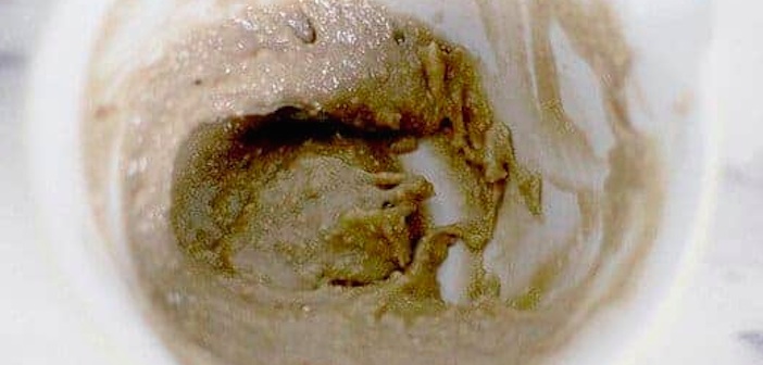 Rosacea ve Cilt Tahrişleri İçin Detoks Yüz Maskesi
