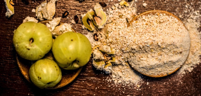 Amla Tozu Ve Amla Yağının Saç İçin Faydaları